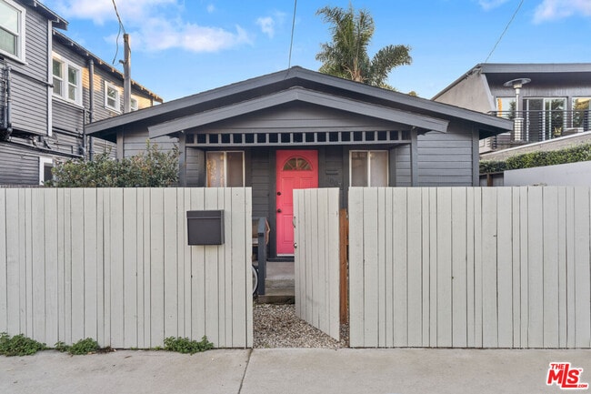 Building Photo - 2009 Dell Ave