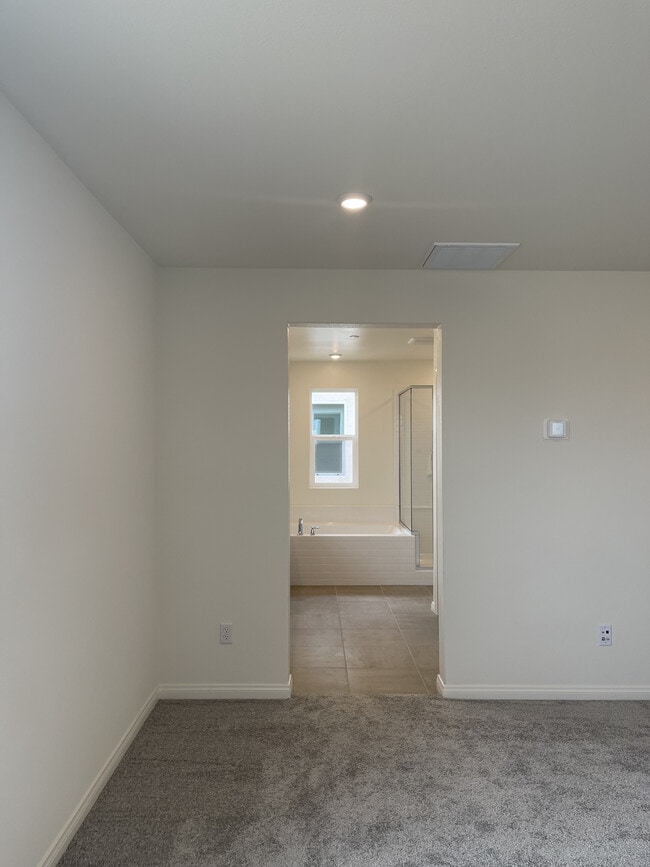 Photo - Helena Ridge