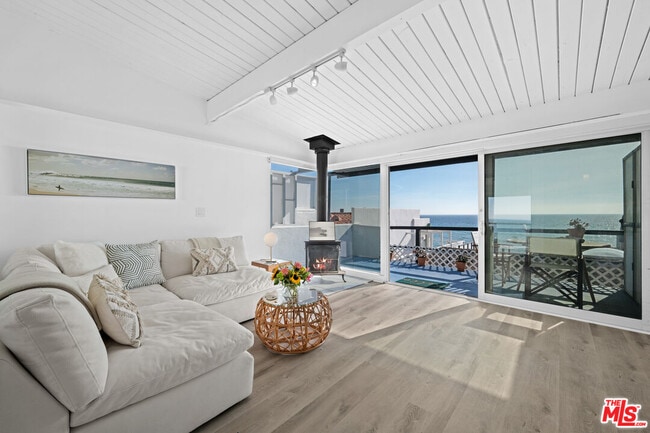 Photo - 25154 Malibu Rd Unit 4