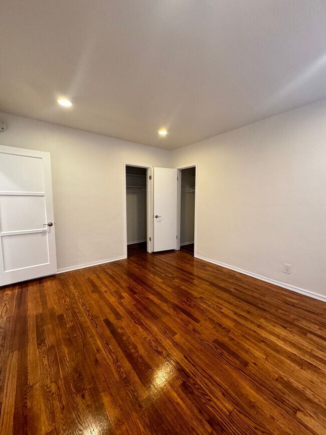 Photo - 1416 S Genesee Ave