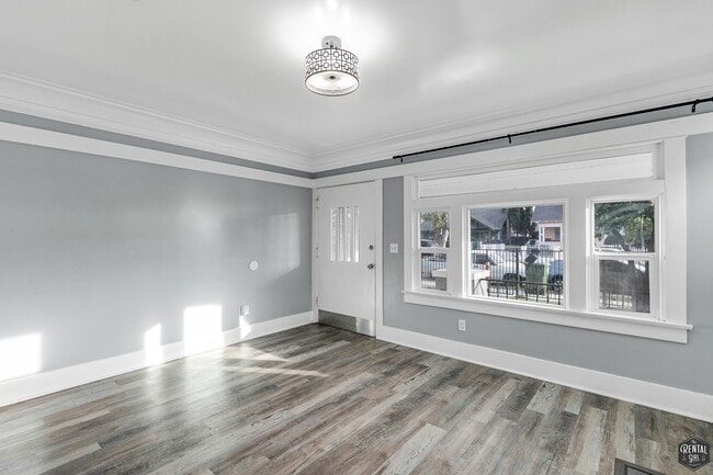 Photo - 641 W 43rd St