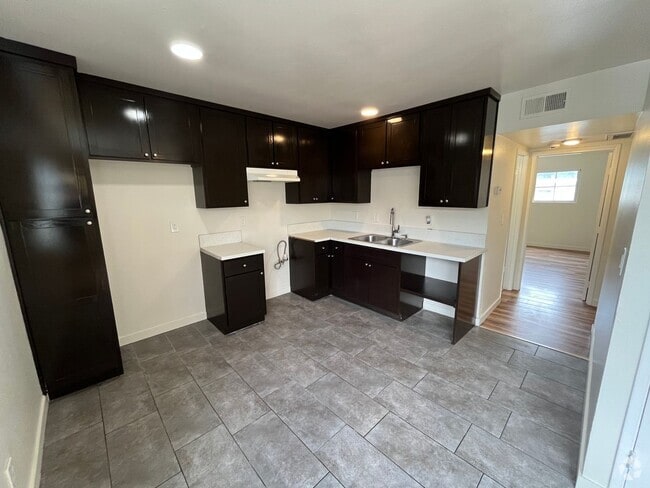 Building Photo - 8517 Cedros Ave Rental
