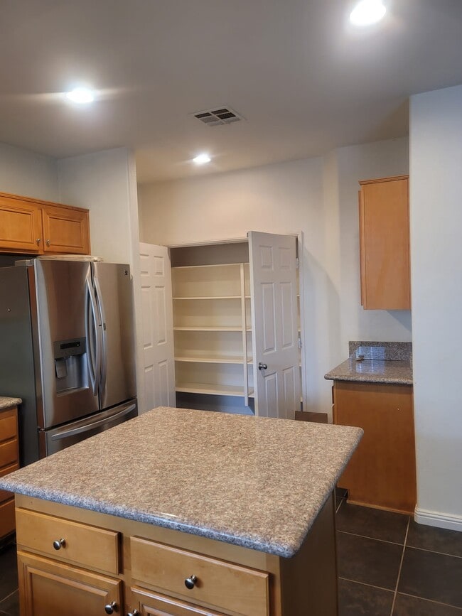 Photo - 28383 Adrienne St