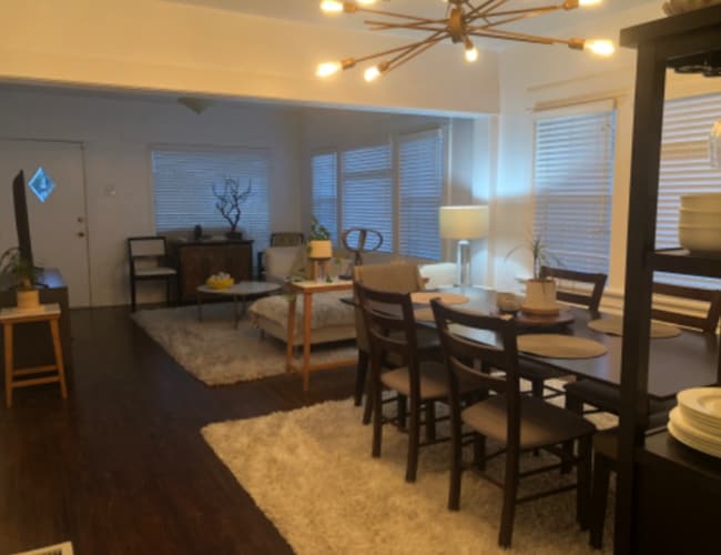 Photo - 867 W 9th St