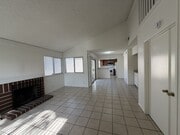 Photo - Redlands Townhouse in Great Complex 2+ 1.5 AVAILABLE NOW