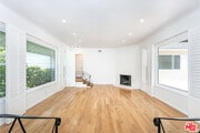 Photo - 1876 Roscomare Rd House