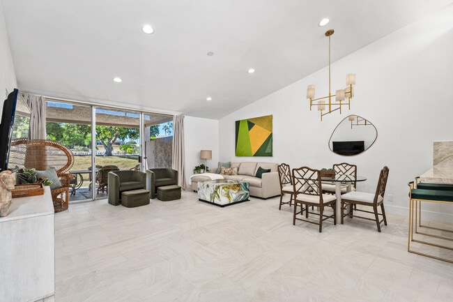 Photo - 48885 Mariposa Dr