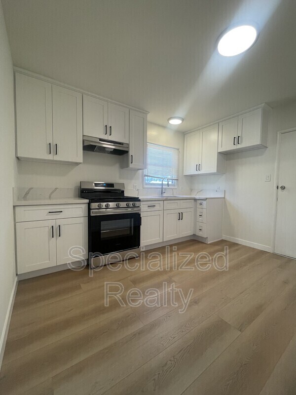 Photo - 500 Hill Dr