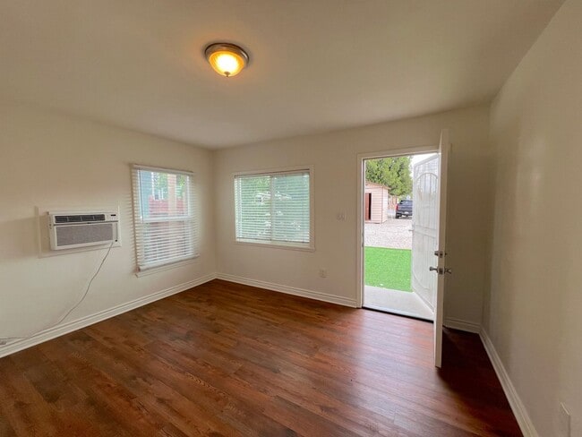 Photo - Wallace-3587 Unit 3