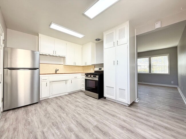 Photo - S Mollison Ave (887-891) (Tortora) Unit 889