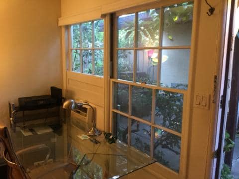 window Air cond - 4927 Cahuenga Blvd Apartments Unit 4927 cahuenga