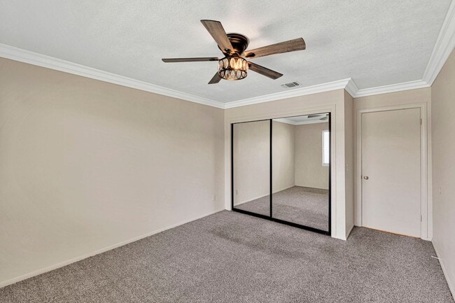Photo - 27535 Lakeview Dr