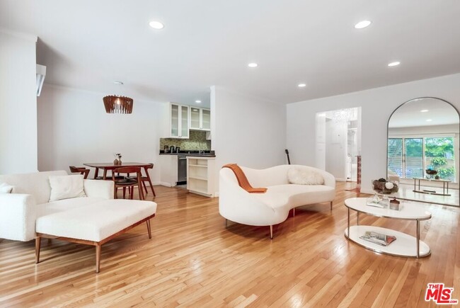 Photo - 1275 Havenhurst Dr Condo Unit 4