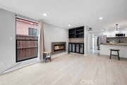 Photo - 905 Dickson St