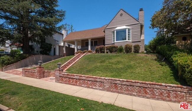 Photo - 10707 Wellworth Ave