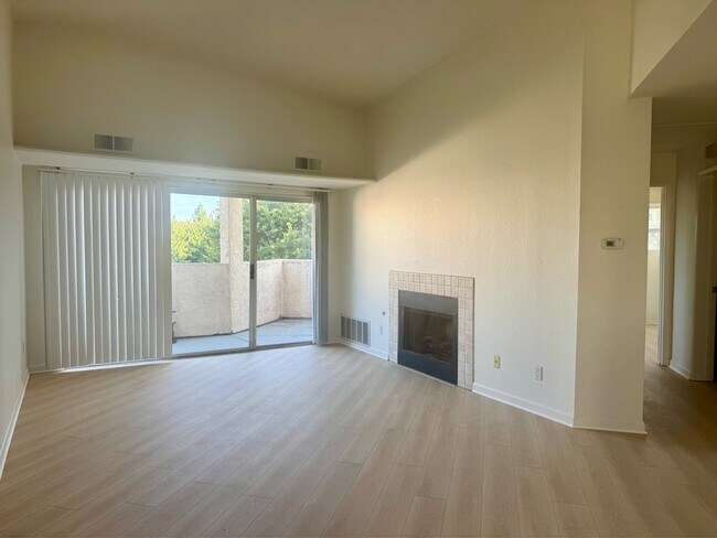 Building Photo - 7244 Camino Degrazia Rental