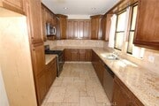 Photo - 347 W Milford St Townhome
