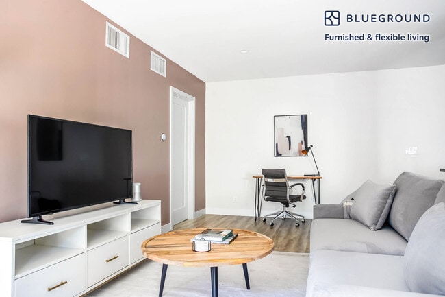 Photo - 17200 Burbank Blvd Unit FL2-ID949