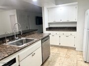 Photo - 221 Rosewood St