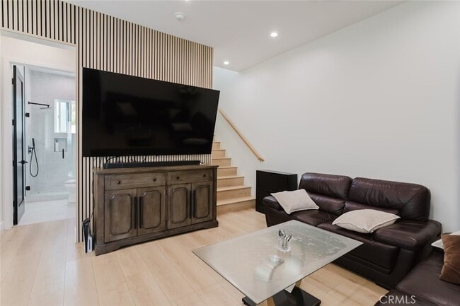 Photo - 13540 Hamlin St