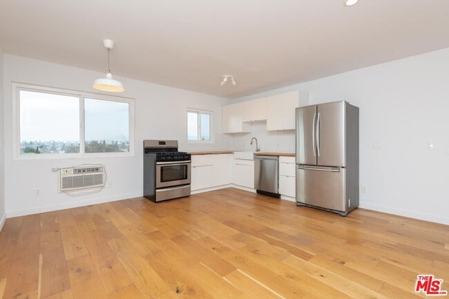 Photo - 3933 Marathon St Unit 203B