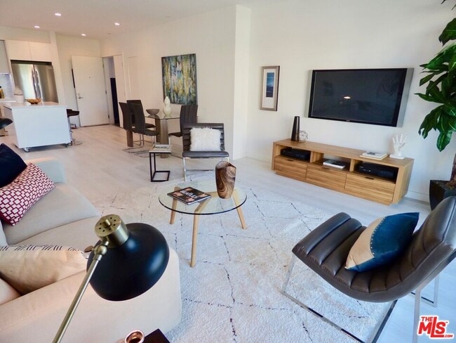 Photo - 1731 Federal Ave Unit 502