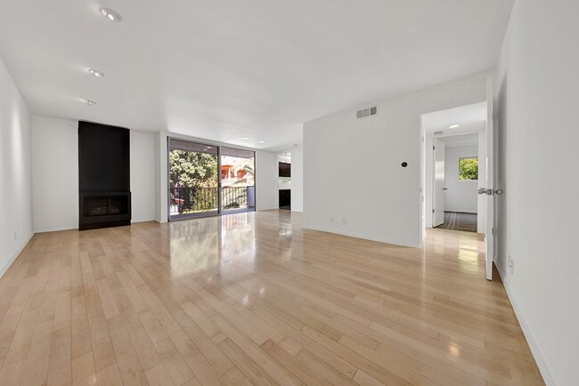 Photo - 1147 N Clark St Unit 306
