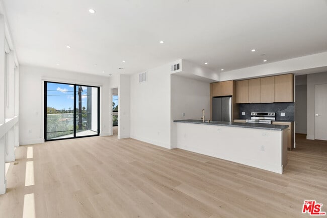 Photo - 1808 Lincoln Blvd Unit 507