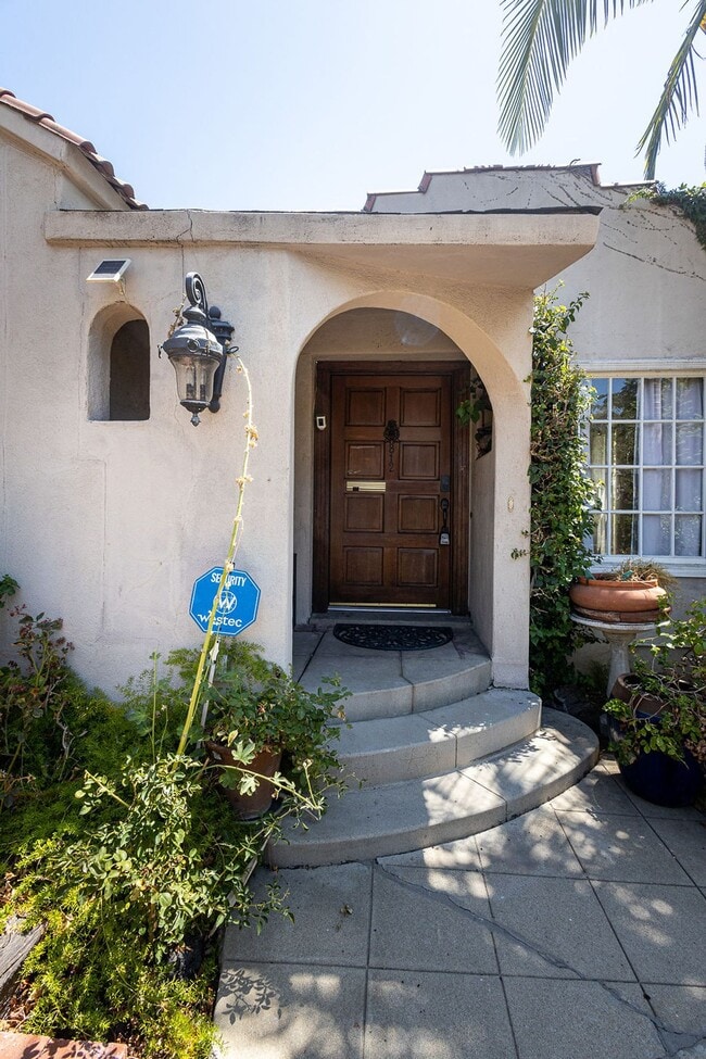 Photo - 812 June St