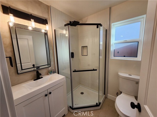 Photo - 18252 Saticoy St