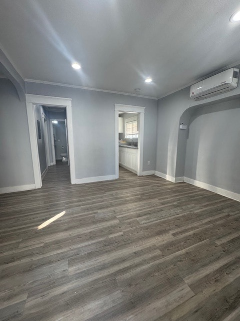 Building Photo - 636 W 75th St