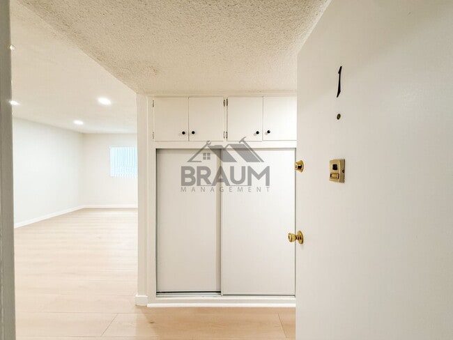 Photo - 5252 Hermitage Ave Unit 1