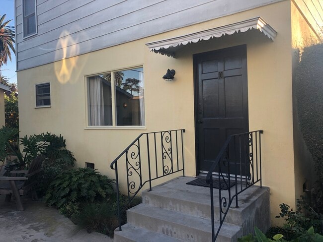 Front of House - 2630 S West View St