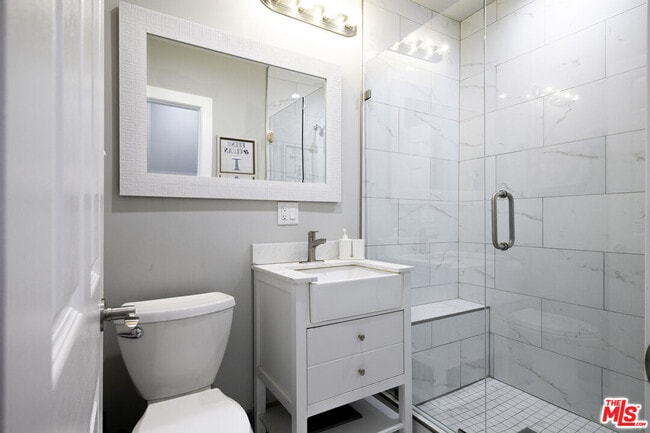 Photo - 1559 1/2 S Harvard Blvd