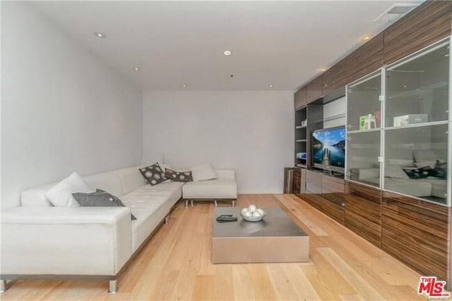 Photo - 121 S Hope St Unit 505