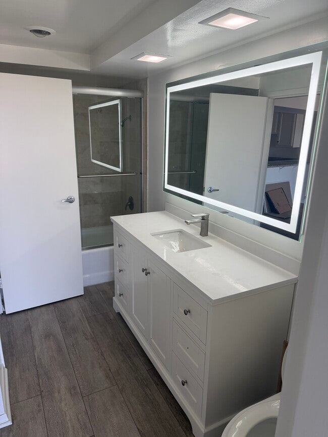 Photo - 4337 Marina City Dr Unit 843