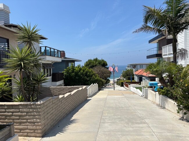 View from walkstreet to ocean - 312 18th St House