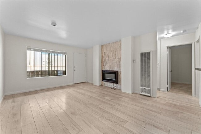 Photo - 392 Coronado Ave Apartment Unit 02