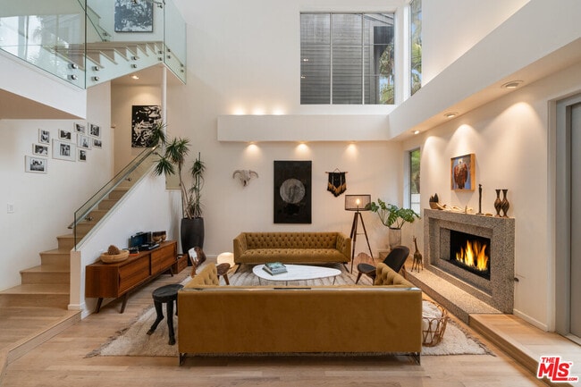 Photo - 131 Mast Mall