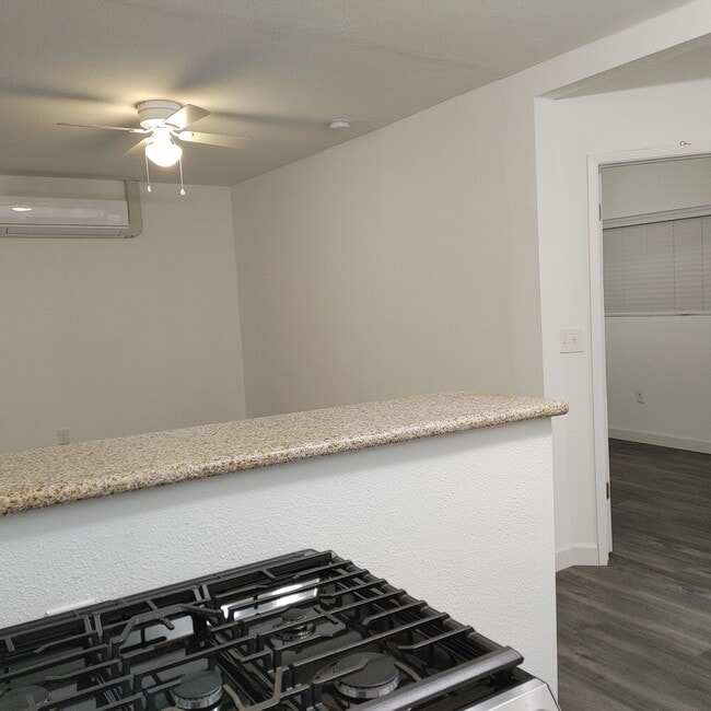 Photo - 744 Park Pl