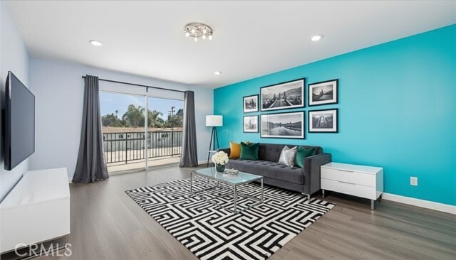 Building Photo - 400 N Acacia Ave Unit D35