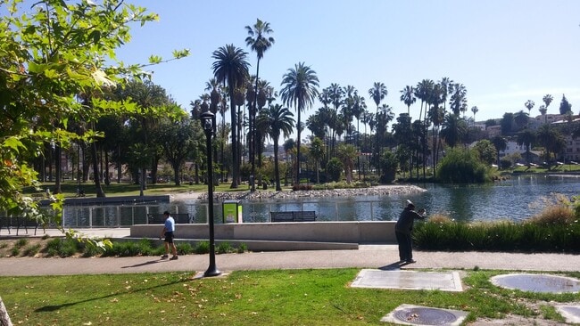 Building Photo - Welcome to 1828 Montrose St, located in the vibrant city of Los Angeles Unit 8