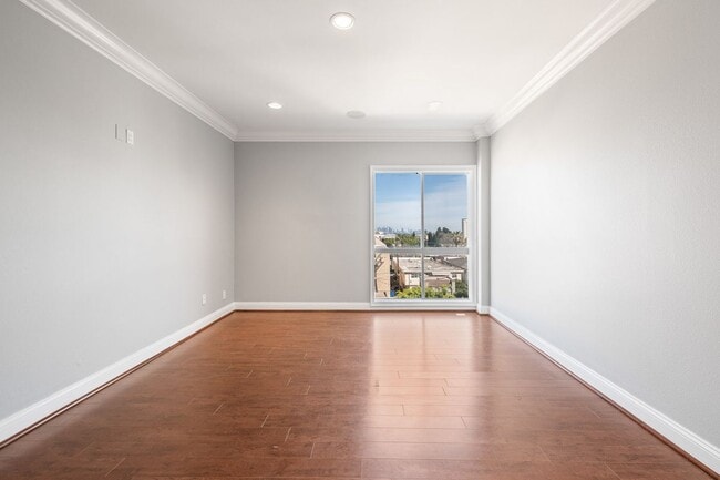 Photo - 1115 S Elm Dr