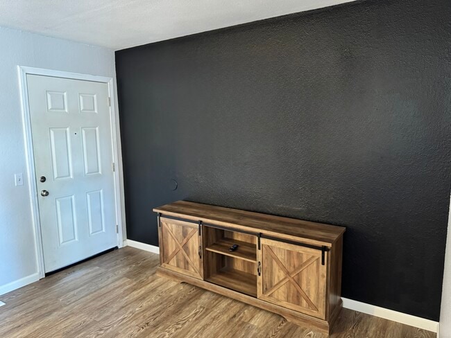 Photo - 3619 43rd St Unit Apt 6