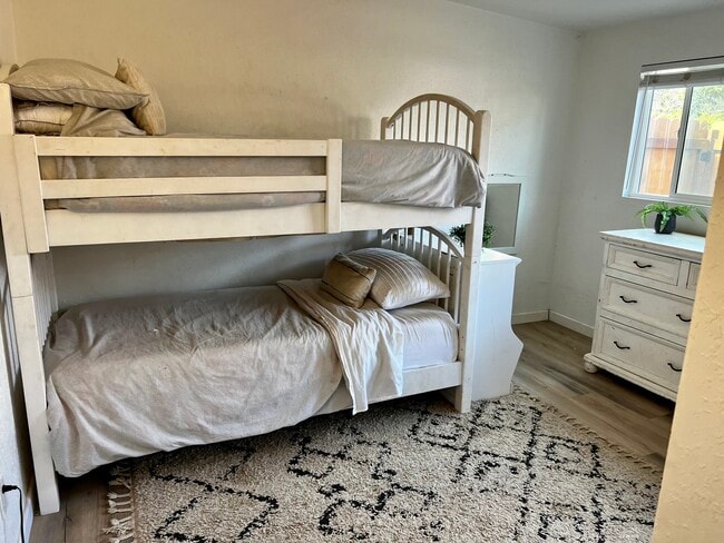 Photo - 719 Holly Ave