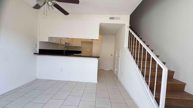 Photo - 10065 De Soto Ave