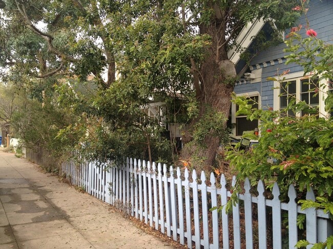 Walkstreet facing West - 119 Wavecrest Ave