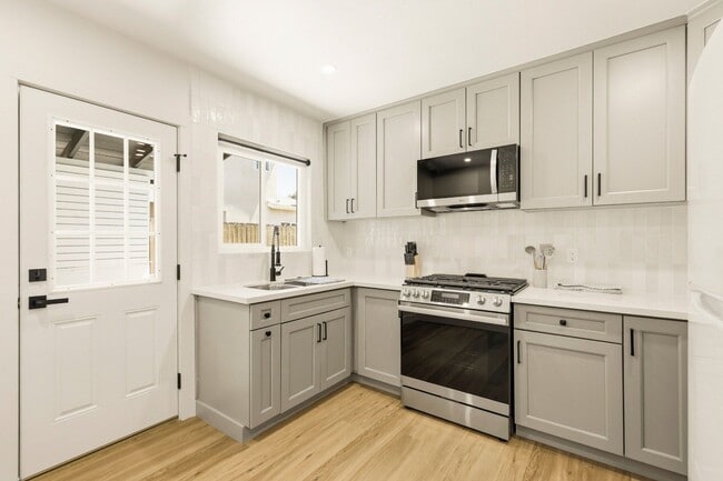 Photo - 1382 Grove Ave