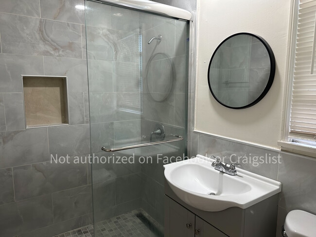 Photo - 4108 Benham Ave