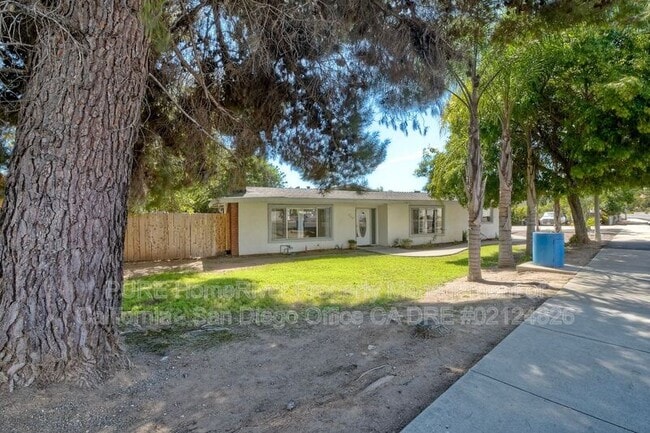 Photo - 2135 E El Norte Pkwy
